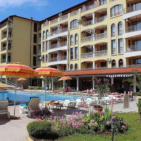 Уютные Апартаменты С Бассейном У Моря В Г. Солнечный Берег サニービーチ エクステリア 写真